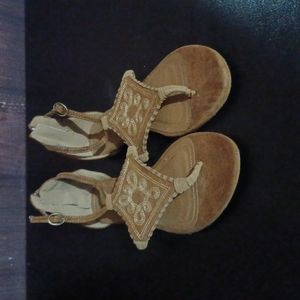 Maurice size 9 sandles